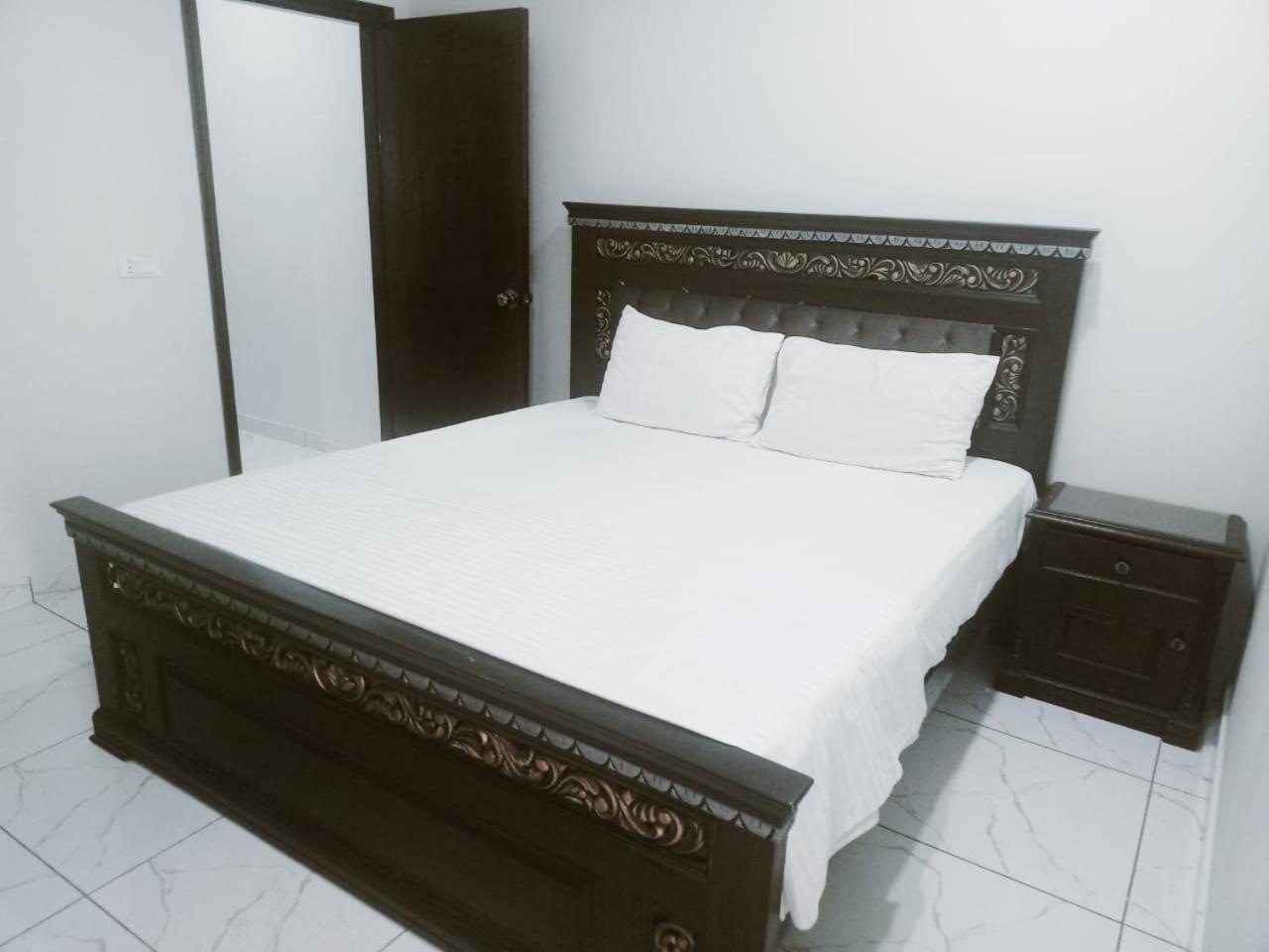 Seaview Guest House Karachi Bagian luar foto
